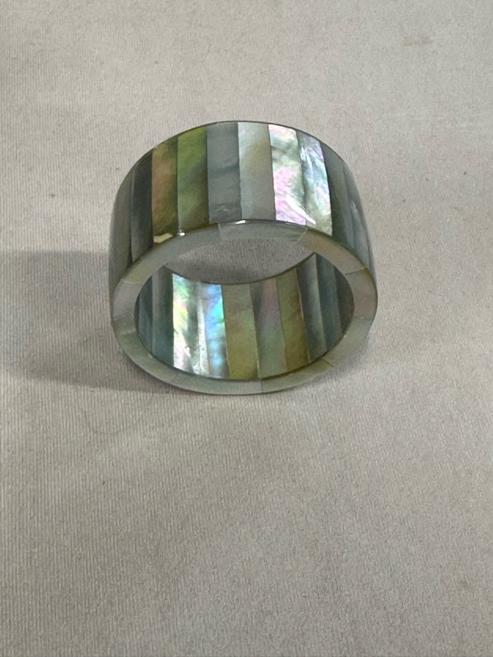 Kim Seybert NYC Napkin Rings (set of 6) - Picture 3 of 4